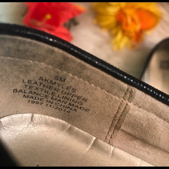 Anne Klein black loafers - Picture 6 of 6